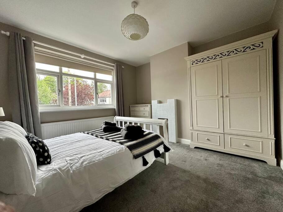 Stunning 5 Bed House In Chapel Allerton, Sleeps 9 ลีดส์ ภายนอก รูปภาพ