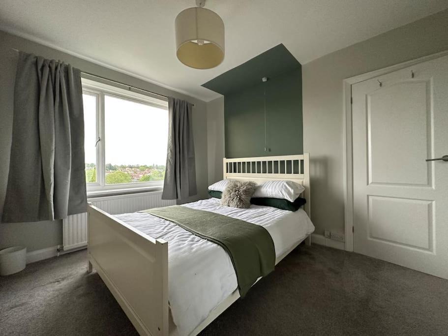 Stunning 5 Bed House In Chapel Allerton, Sleeps 9 ลีดส์ ภายนอก รูปภาพ