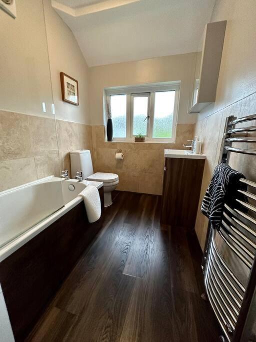 Stunning 5 Bed House In Chapel Allerton, Sleeps 9 ลีดส์ ภายนอก รูปภาพ