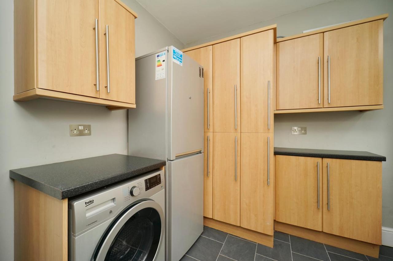Stunning 5 Bed House In Chapel Allerton, Sleeps 9 ลีดส์ ภายนอก รูปภาพ