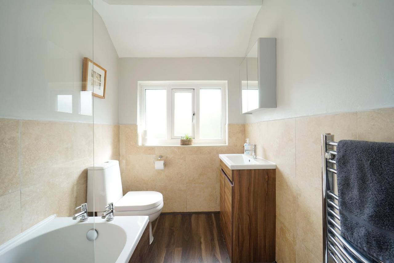 Stunning 5 Bed House In Chapel Allerton, Sleeps 9 ลีดส์ ภายนอก รูปภาพ