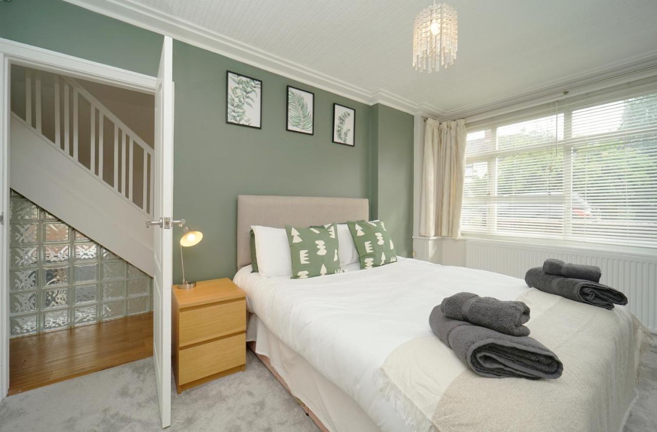 Stunning 5 Bed House In Chapel Allerton, Sleeps 9 ลีดส์ ภายนอก รูปภาพ